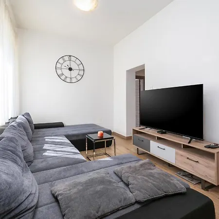 Apartment Awesome In With Wi-fi Rasa